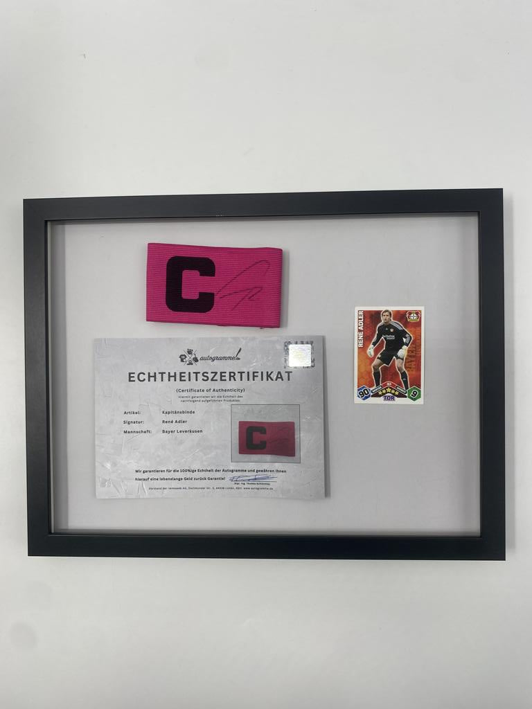 Kapitänsbinde René Adler signiert im Rahmen Bayer Leverkusen Autogramm
