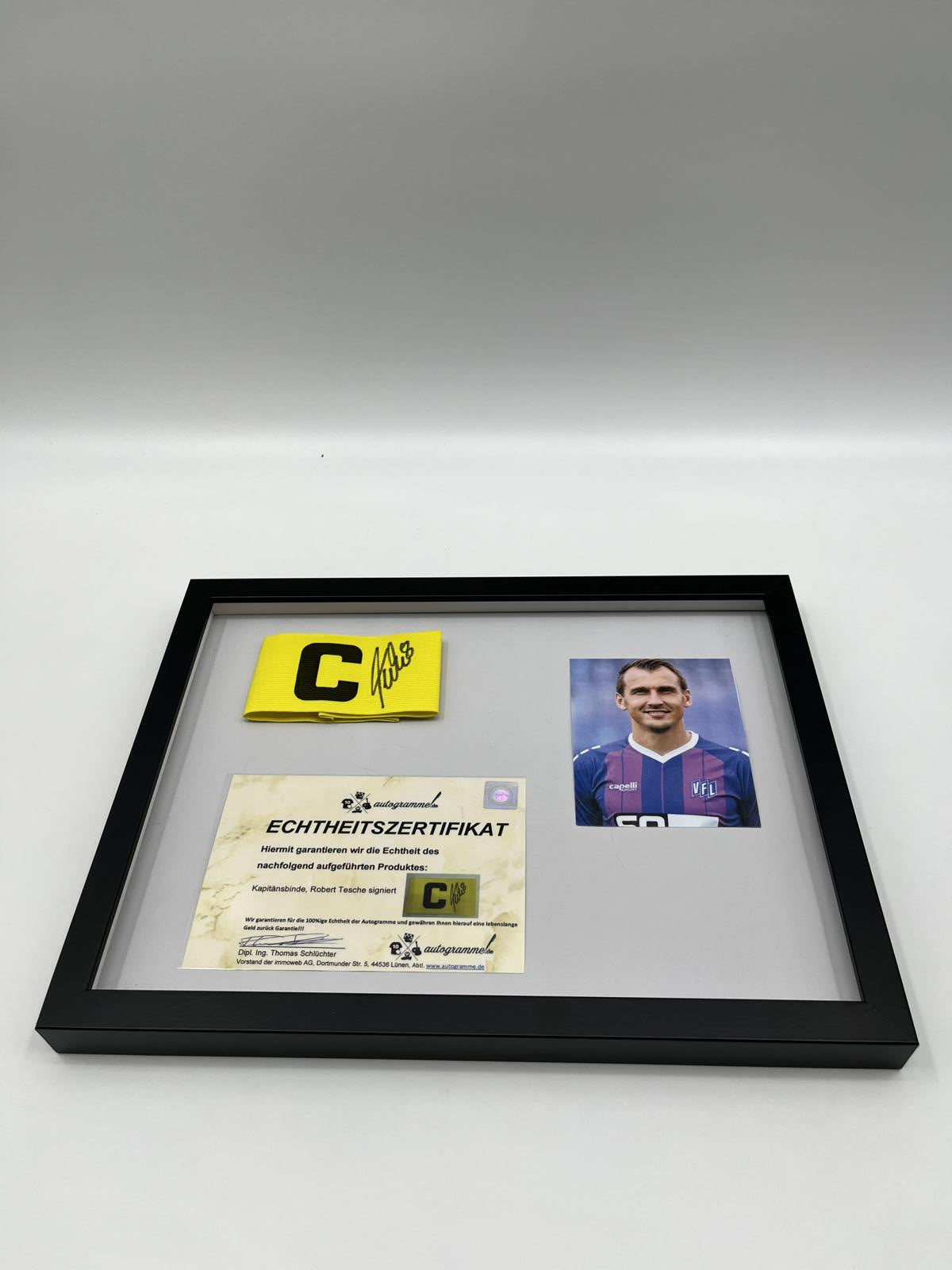 Captain's armband Robert Tesche signed in the frame VFL Osnabrück Football New