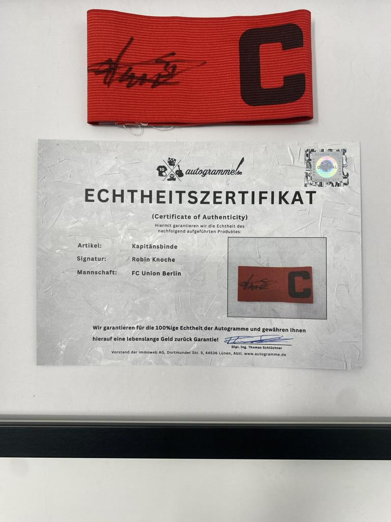 Kapitänsbinde Robin Knoche signiert im Rahmen FC Union Berlin Autogramm COA