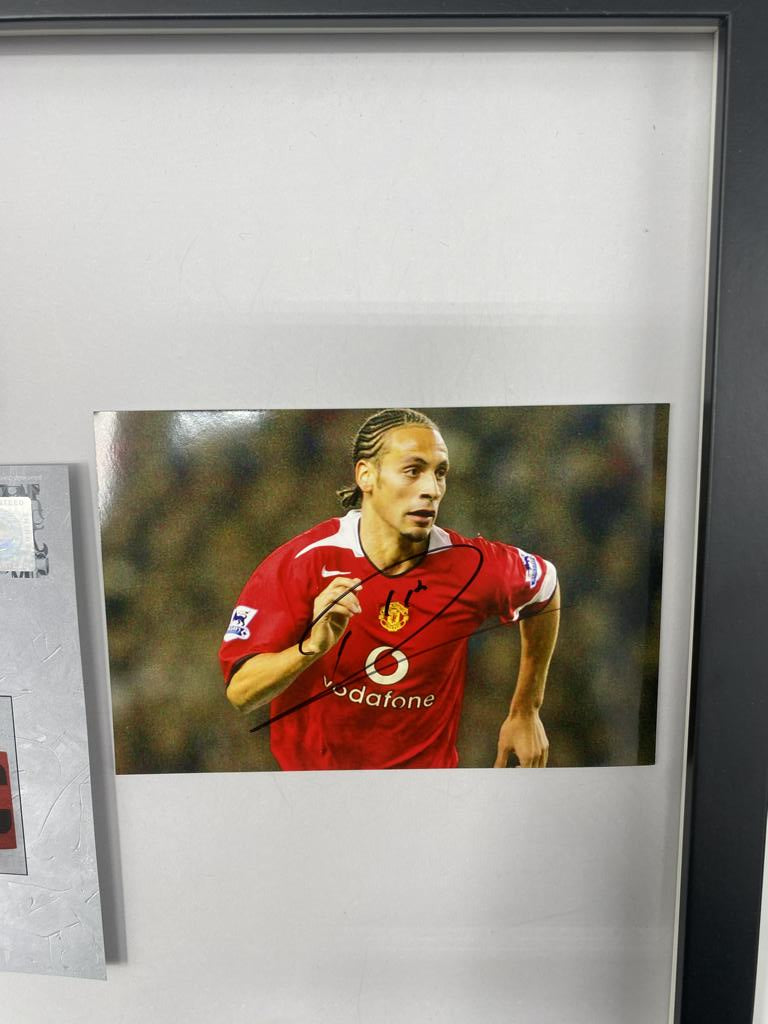 Kapitänsbinde Rio Ferdinand signiert im Rahmen Manchester United COA Fußball