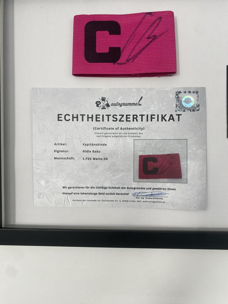 Kapitänsbinde Ridle Baku signiert im Rahmen Main 05 Autogramm Fußball COA