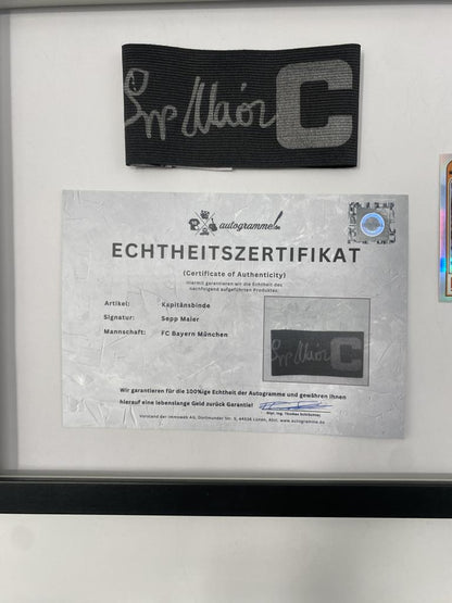Kapitänsbinde Sepp Maier signiert im Rahmen Bayern München Fußball COA