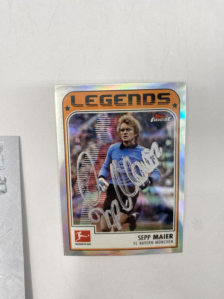 Kapitänsbinde Sepp Maier signiert im Rahmen Bayern München Fußball COA