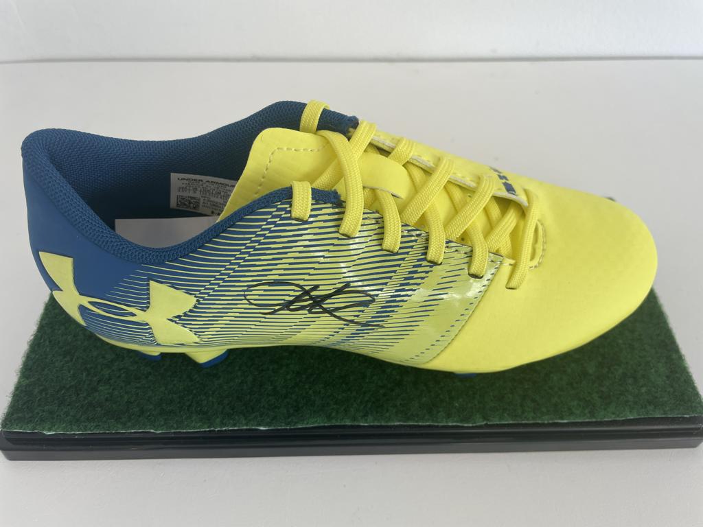 Fußballschuh Dahoud signiert Autogramm Under Armour Brighton & Hove Albion