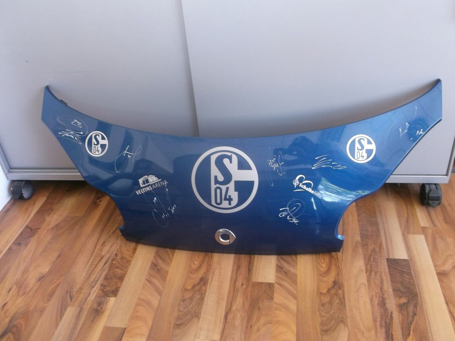 Hood for Smart 451 signed by Schalke players