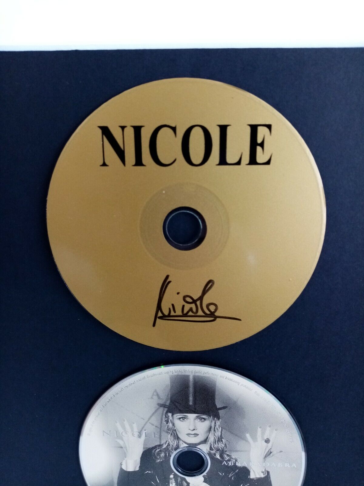 CD / Blank Nicole signed with album in frame autograph music hits new