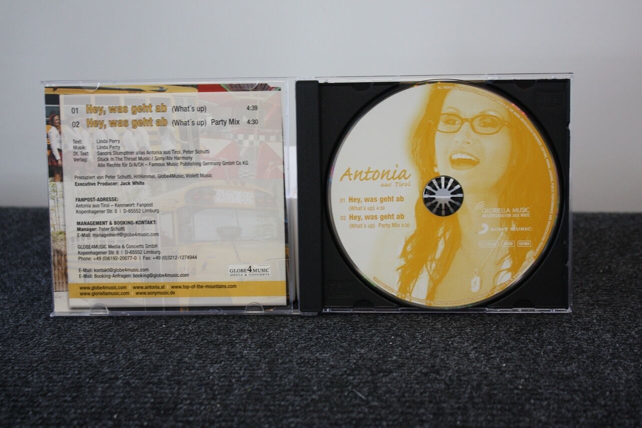 CD, Antonia signed, Antonia from Tyrol, Hey, what's up, music, charts, singing