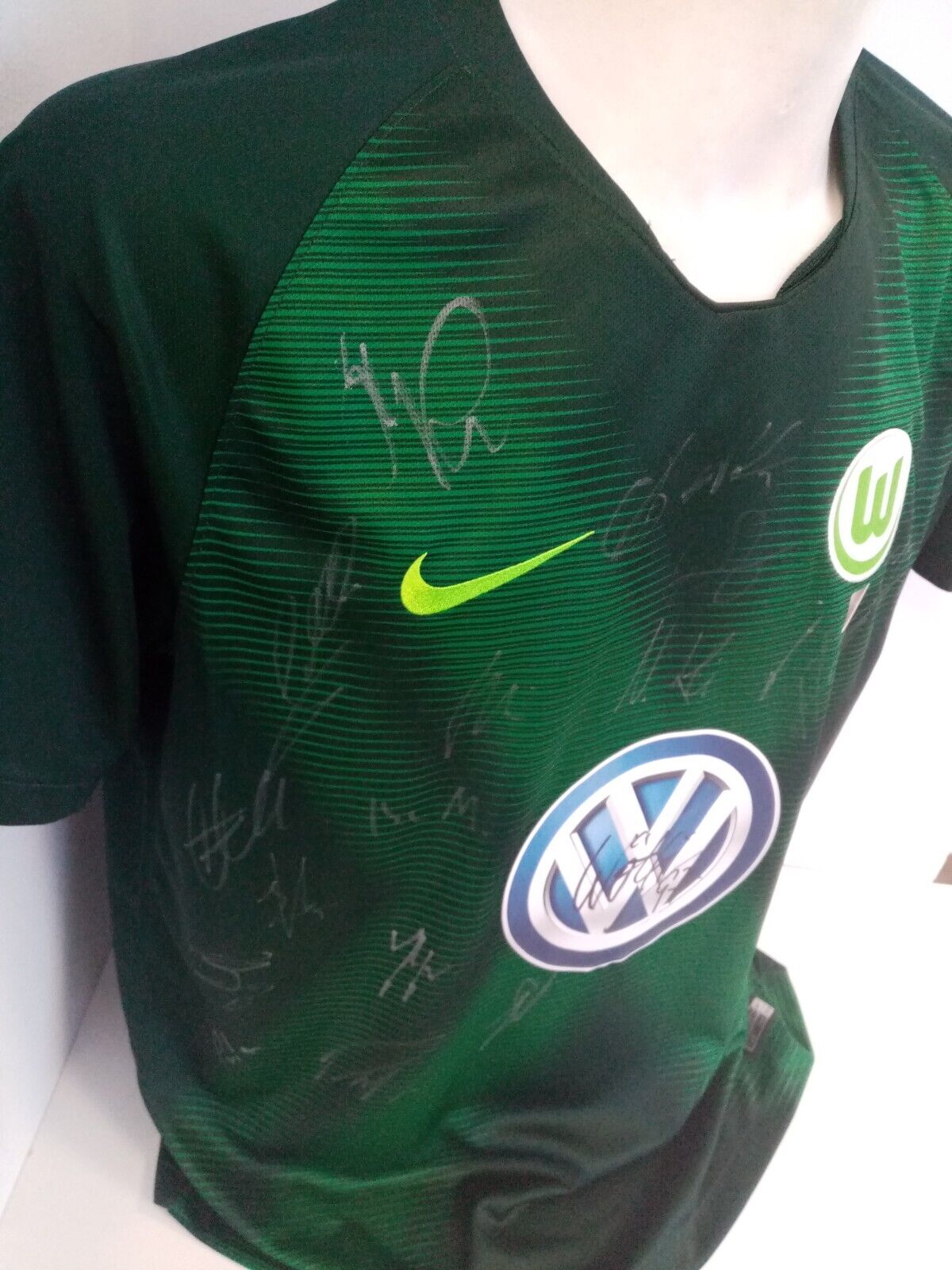 VFL Wolfsburg Jersey 2018/2019 Team Signed Autograph Football Bundesliga Nike L