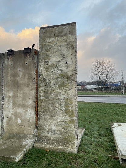 El Bocho painted Berlin Wall - real wall element segment