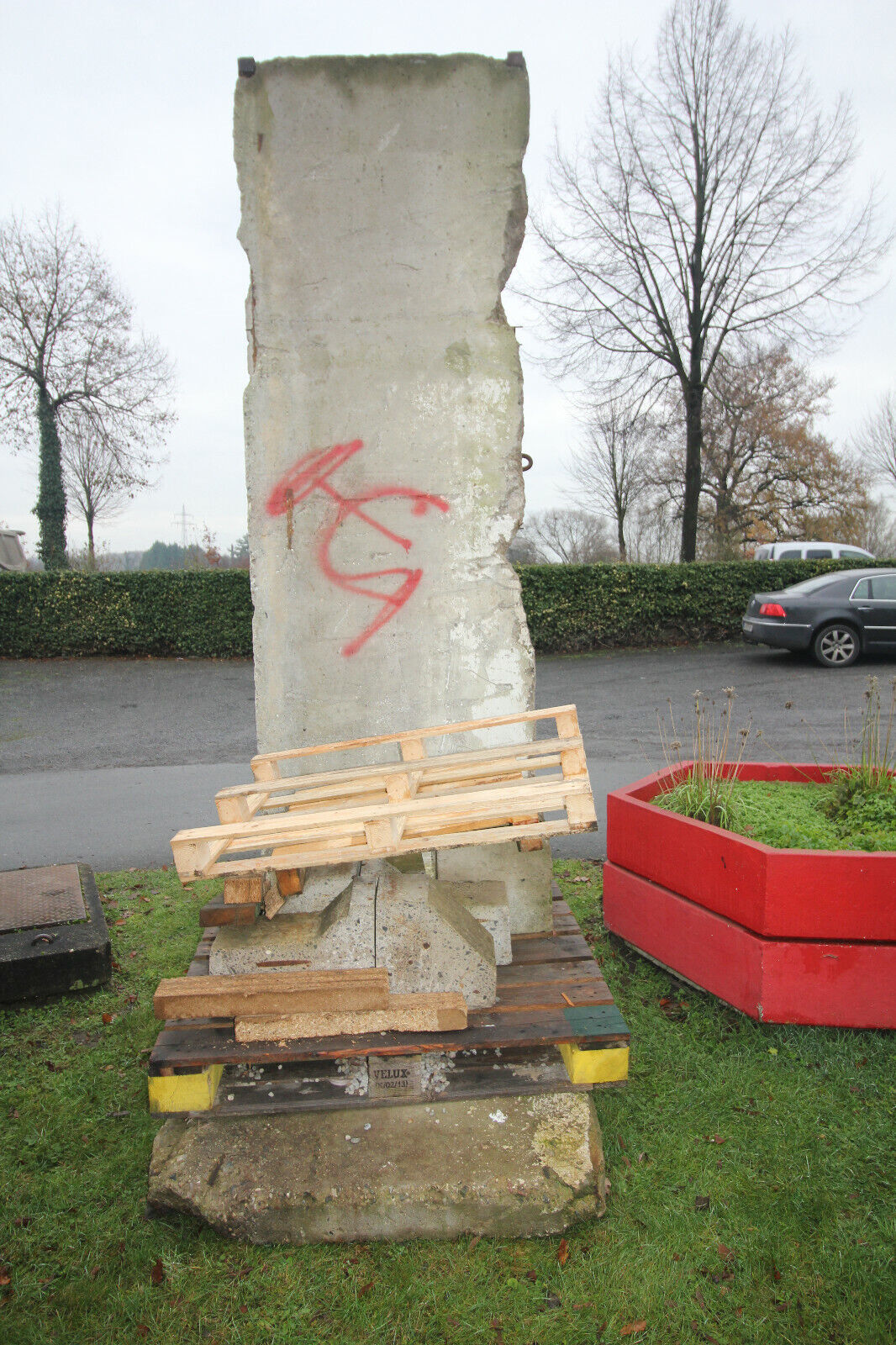 Berlin Wall - original part, large section, element segment