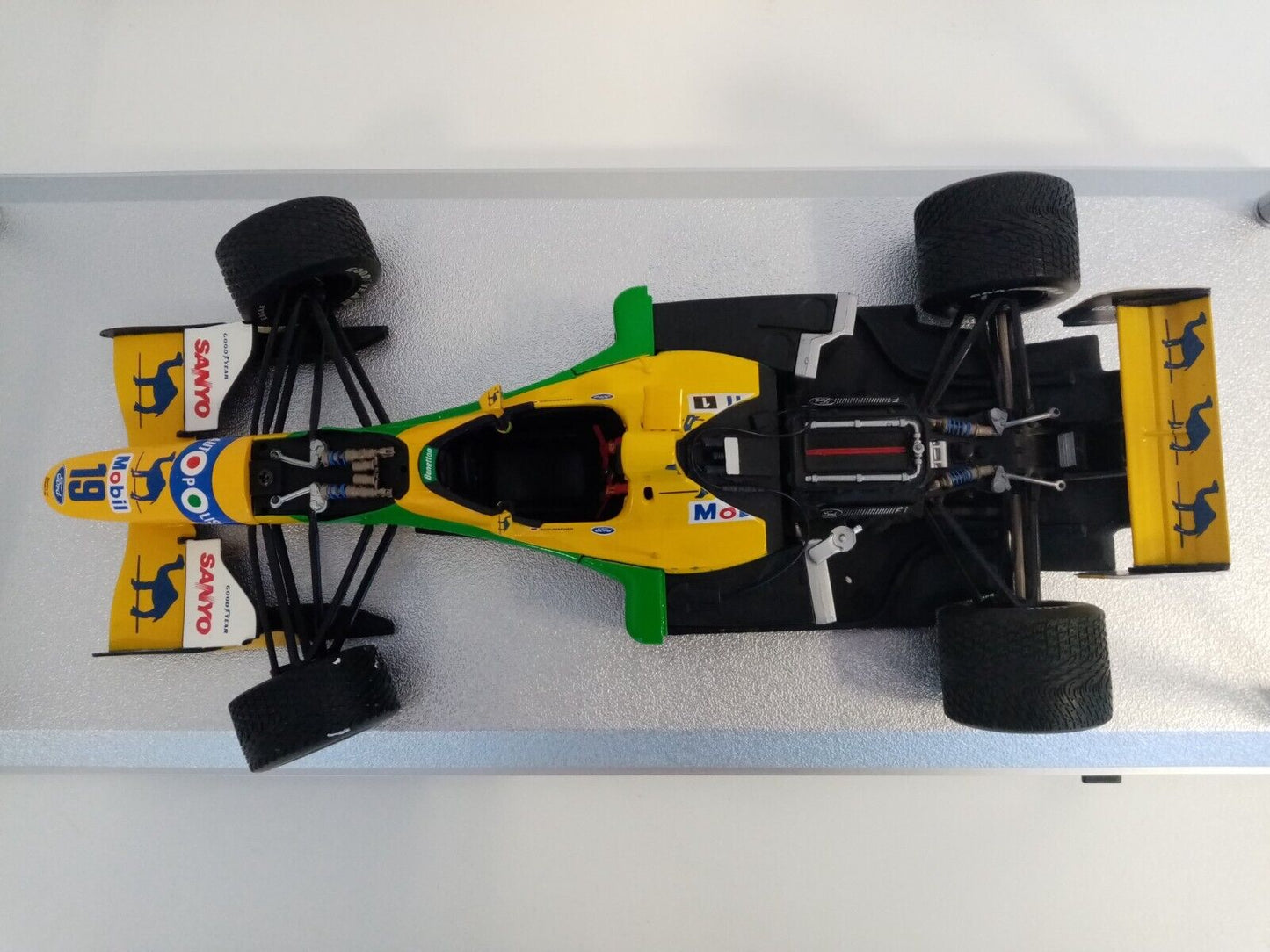 Car model Michael Schumacher signed in showcase + light Benetton Ford Formula 1