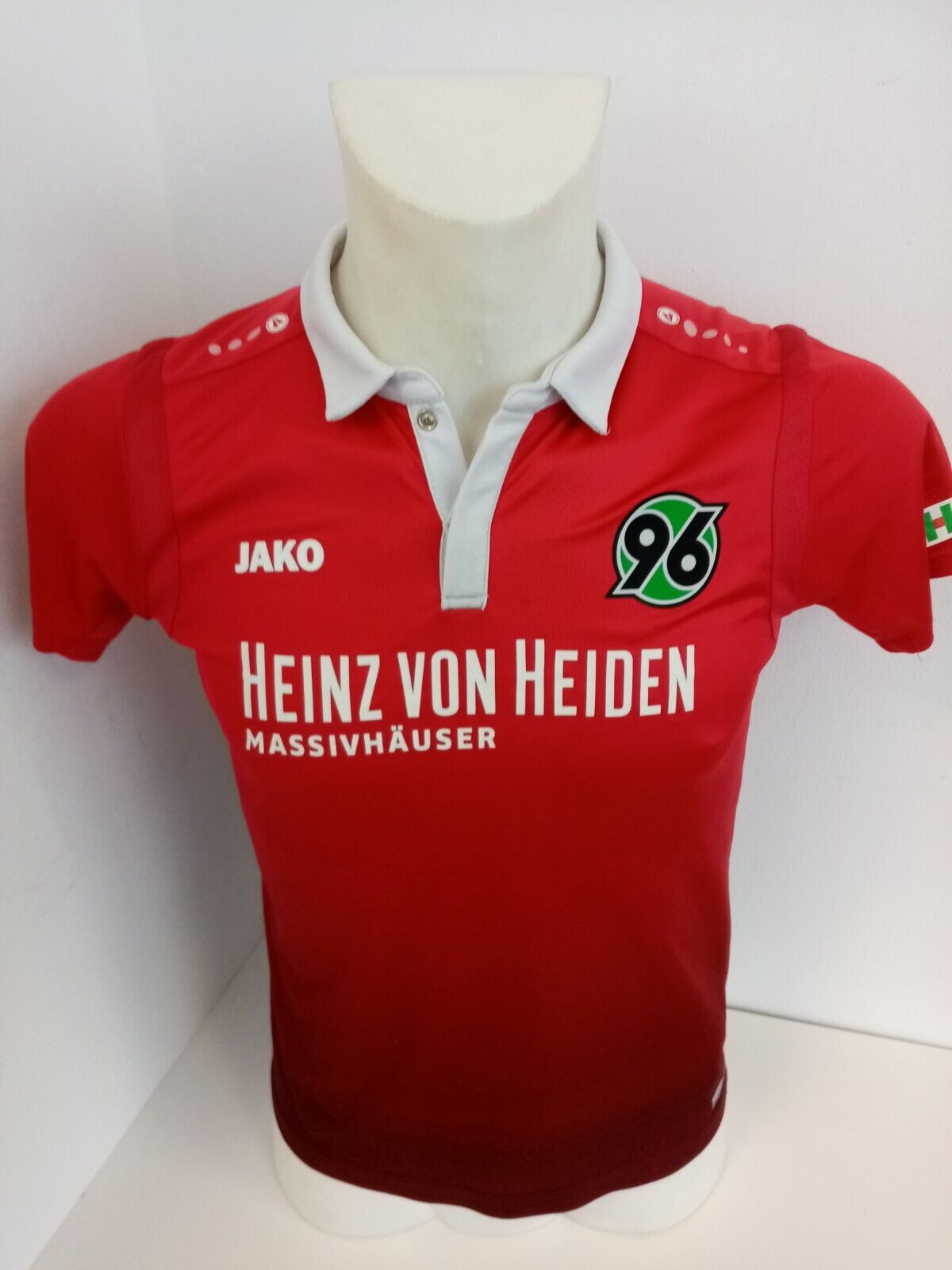 Hannover 96 jersey Linton Maina signed autograph Bundesliga football Jako 152