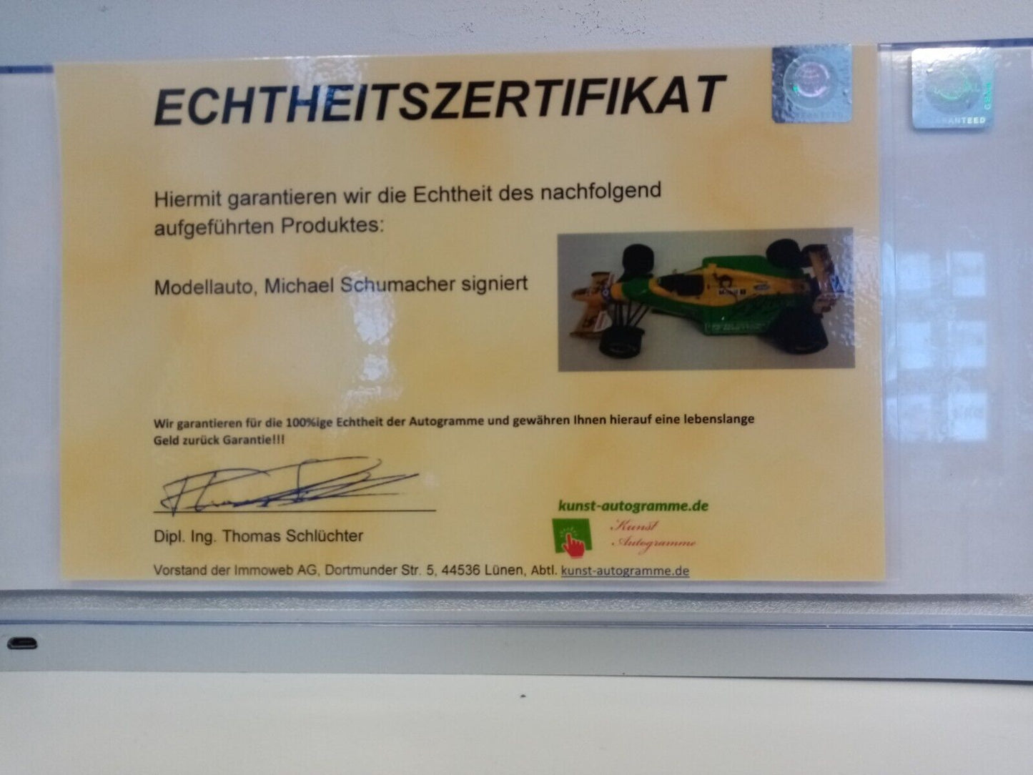 Car model Michael Schumacher signed in showcase + light Benetton Ford Formula 1