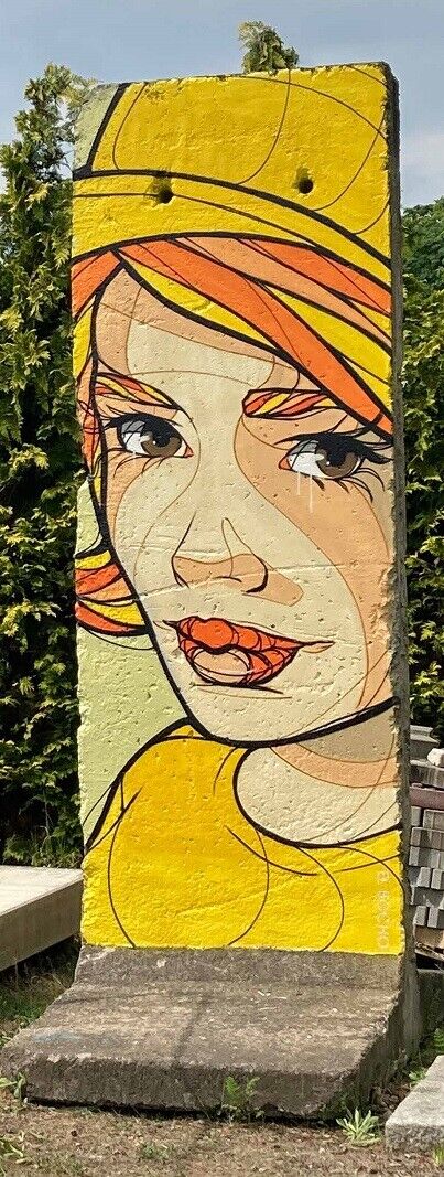 El Bocho painted Berlin Wall - real wall element segment